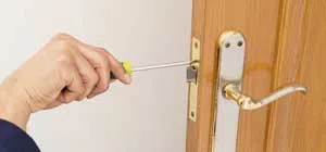 Affordable Locksmith Services Fishers, IN 317-456-5472 - trunk-unlock-01